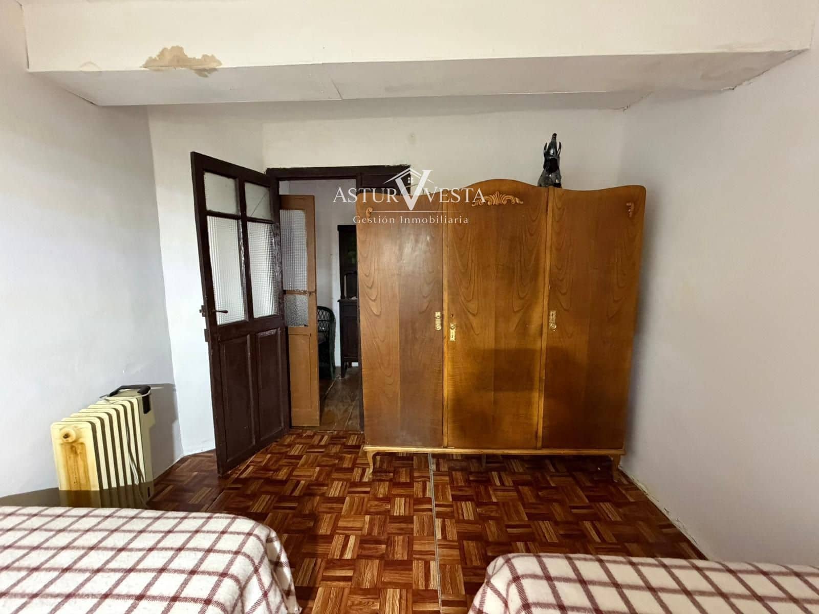 2 slaapkamer Villa te koop in Salas met garage - € 74.000 (Ref: 9762328)