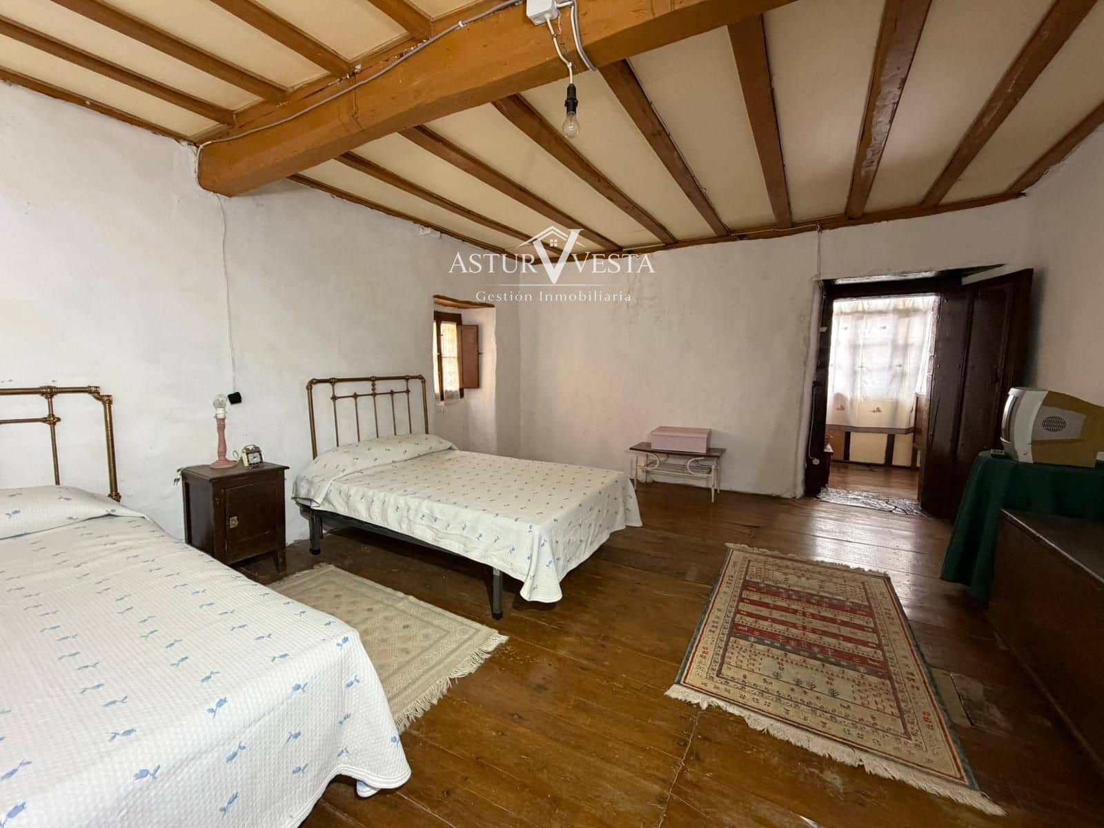 2 slaapkamer Villa te koop in Salas met garage - € 74.000 (Ref: 9762328)