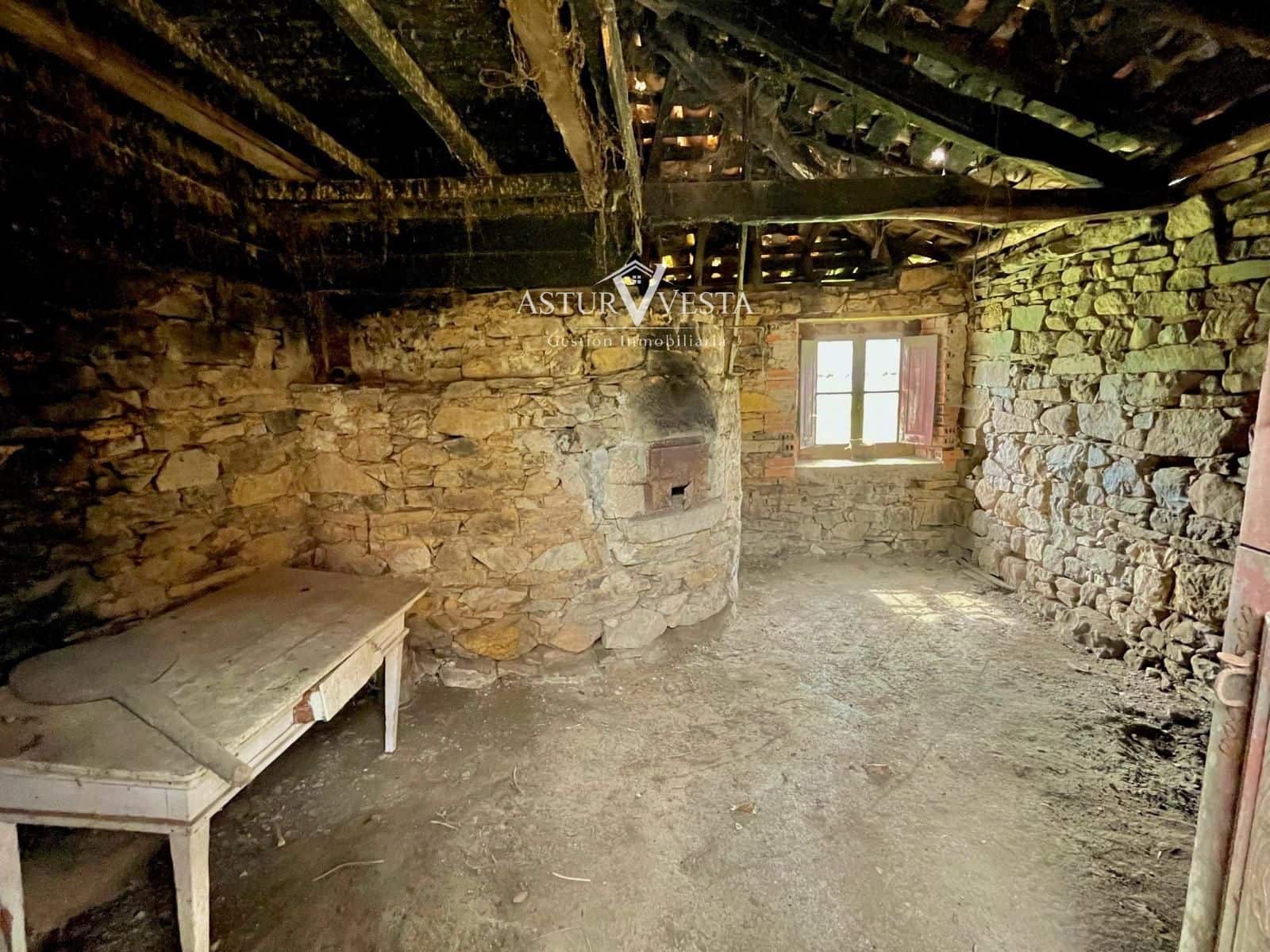 2 slaapkamer Villa te koop in Salas met garage - € 74.000 (Ref: 9762328)