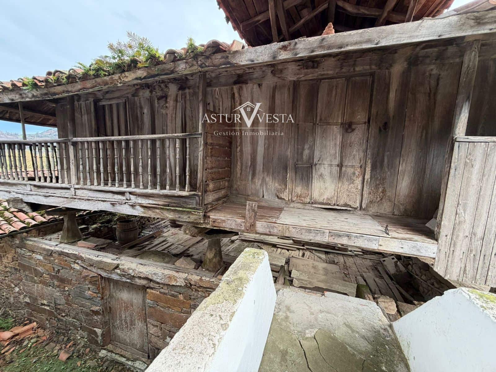 2 slaapkamer Villa te koop in Salas met garage - € 74.000 (Ref: 9762328)