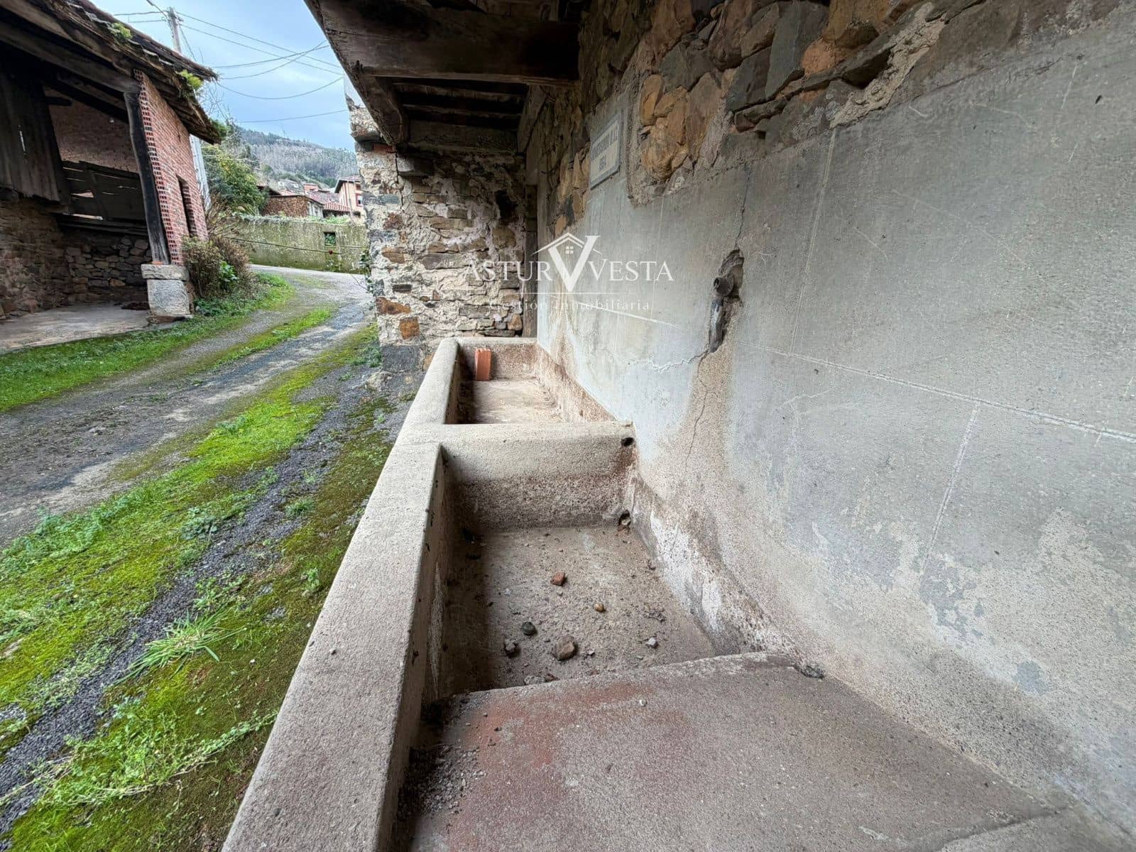 2 slaapkamer Villa te koop in Salas met garage - € 74.000 (Ref: 9762328)