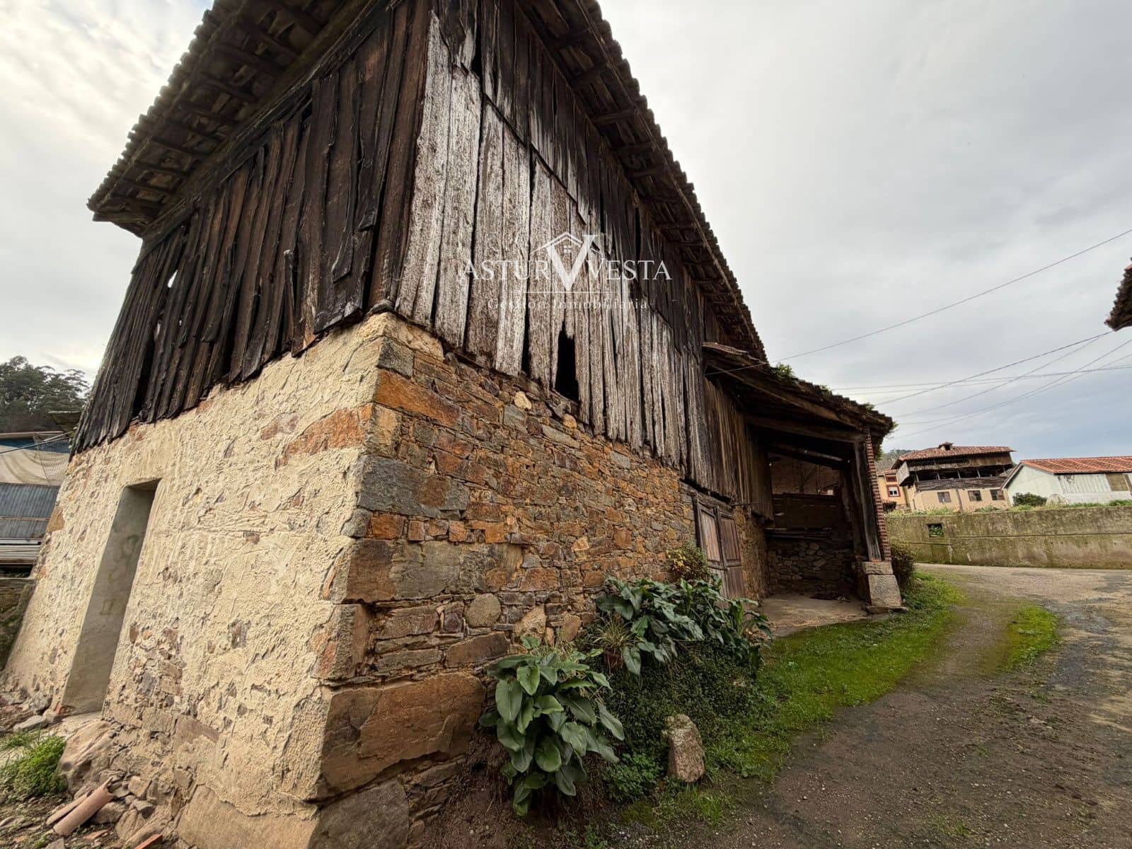 2 slaapkamer Villa te koop in Salas met garage - € 74.000 (Ref: 9762328)