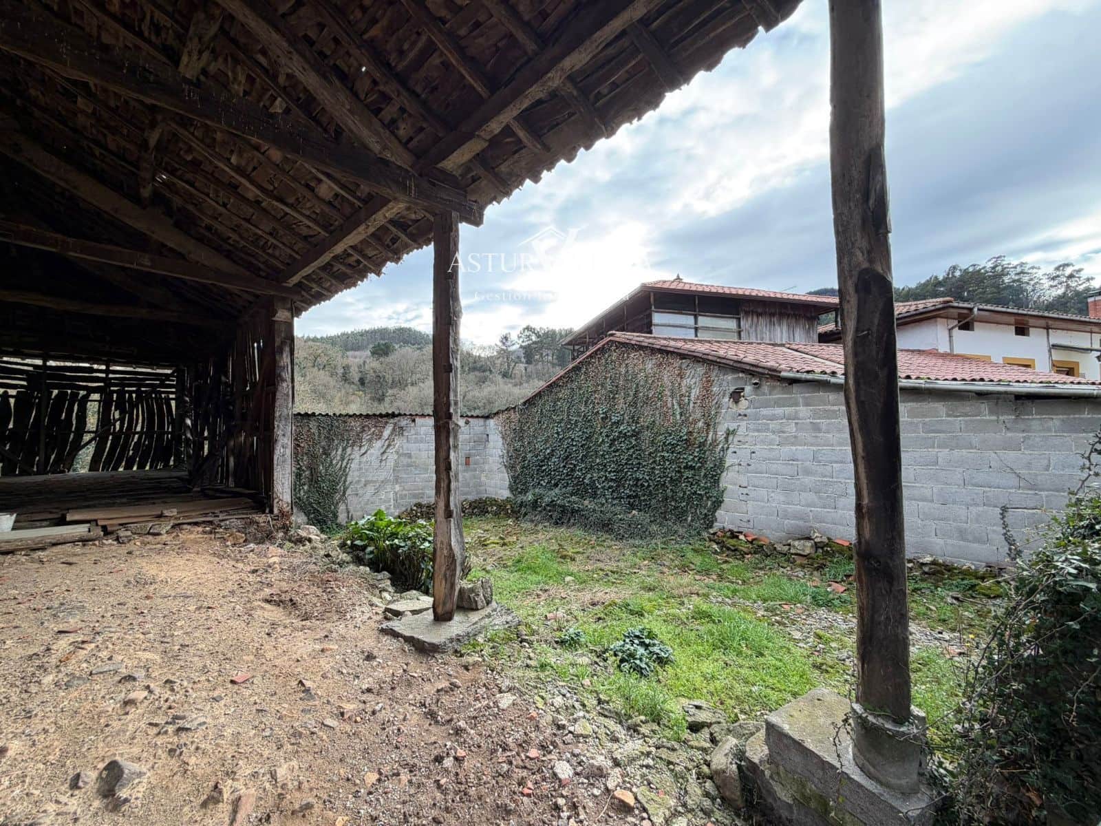 2 slaapkamer Villa te koop in Salas met garage - € 74.000 (Ref: 9762328)