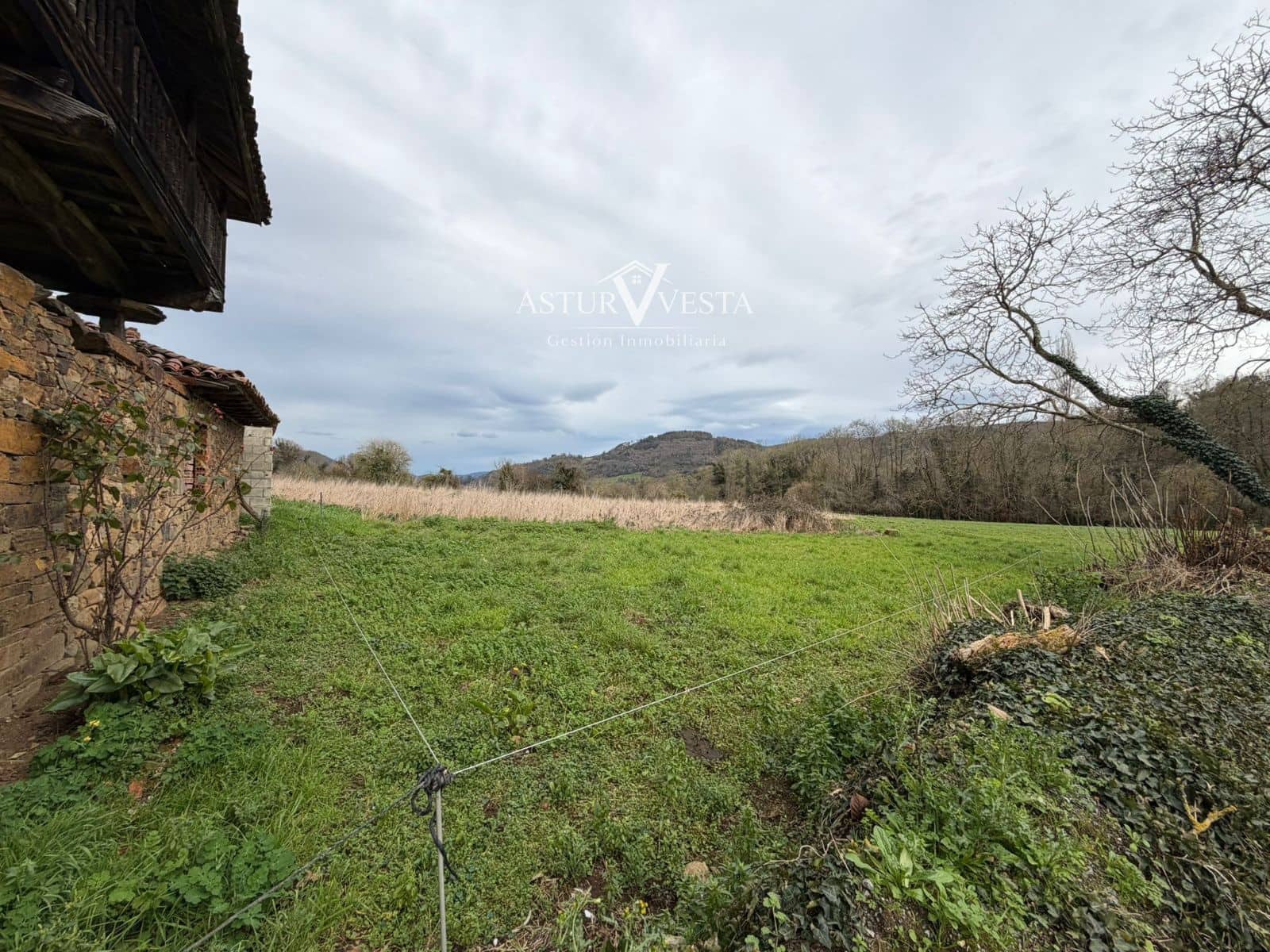 2 slaapkamer Villa te koop in Salas met garage - € 74.000 (Ref: 9762328)