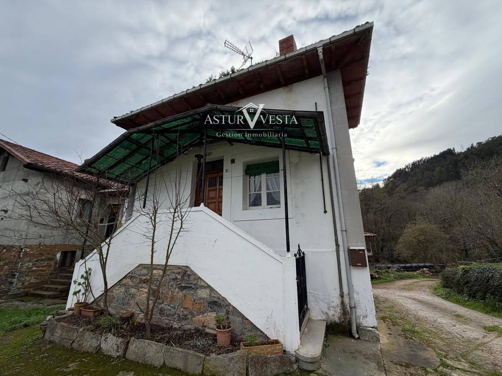 4 chambre Villa/Maison à vendre à Salas avec garage - 160 000 € (Ref: 9762329)