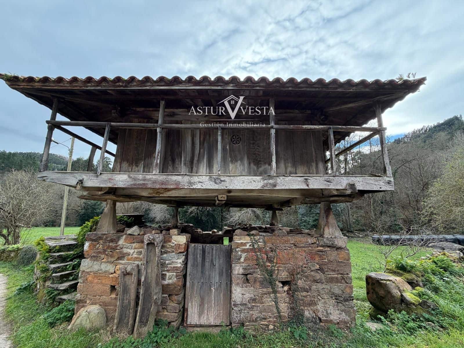 4 chambre Villa/Maison à vendre à Salas avec garage - 160 000 € (Ref: 9762329)