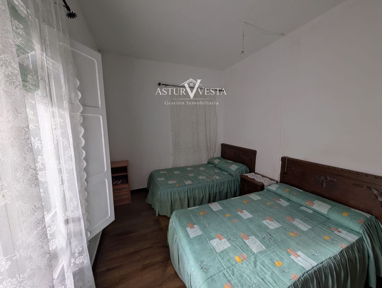 4 chambre Villa/Maison à vendre à Salas avec garage - 160 000 € (Ref: 9762329)