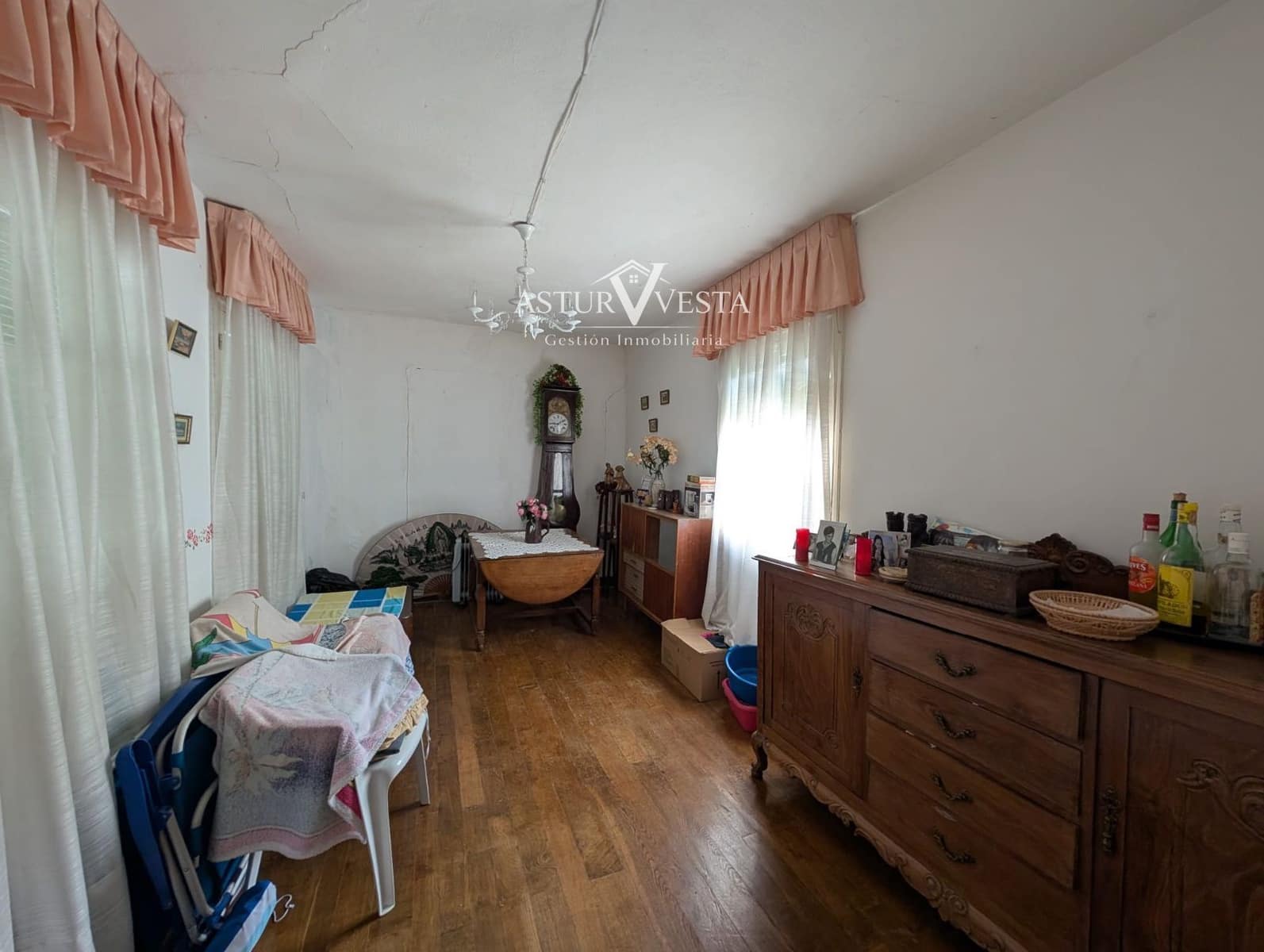 4 chambre Villa/Maison à vendre à Salas avec garage - 160 000 € (Ref: 9762329)