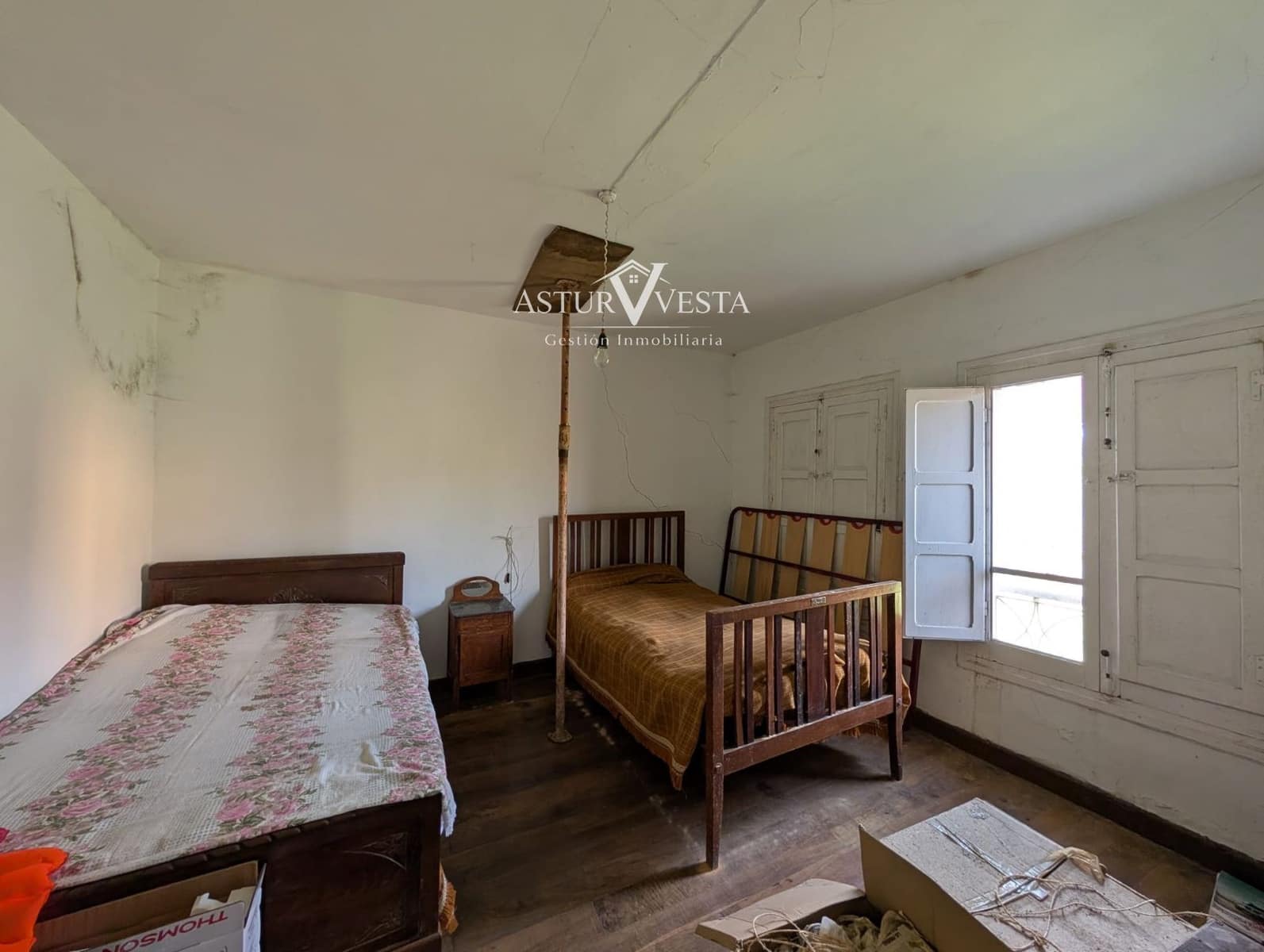 4 chambre Villa/Maison à vendre à Salas avec garage - 160 000 € (Ref: 9762329)