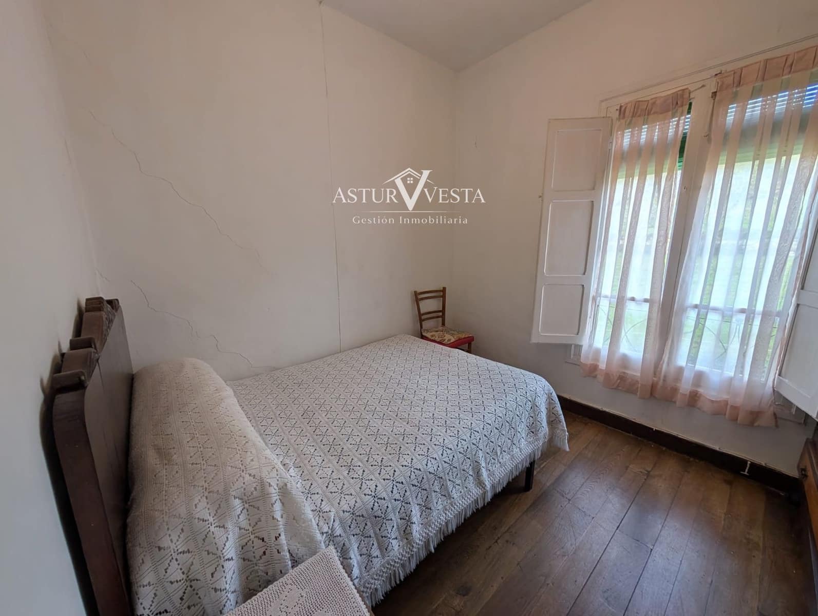 4 chambre Villa/Maison à vendre à Salas avec garage - 160 000 € (Ref: 9762329)