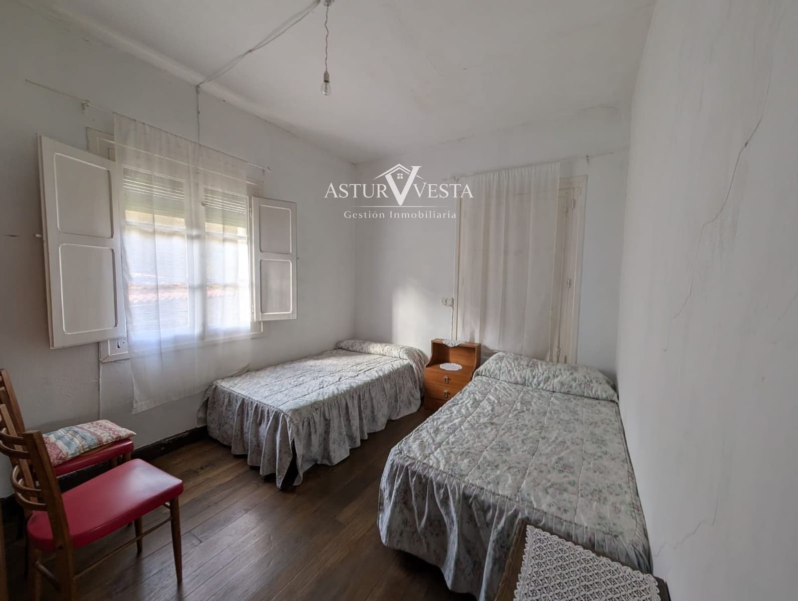 4 chambre Villa/Maison à vendre à Salas avec garage - 160 000 € (Ref: 9762329)