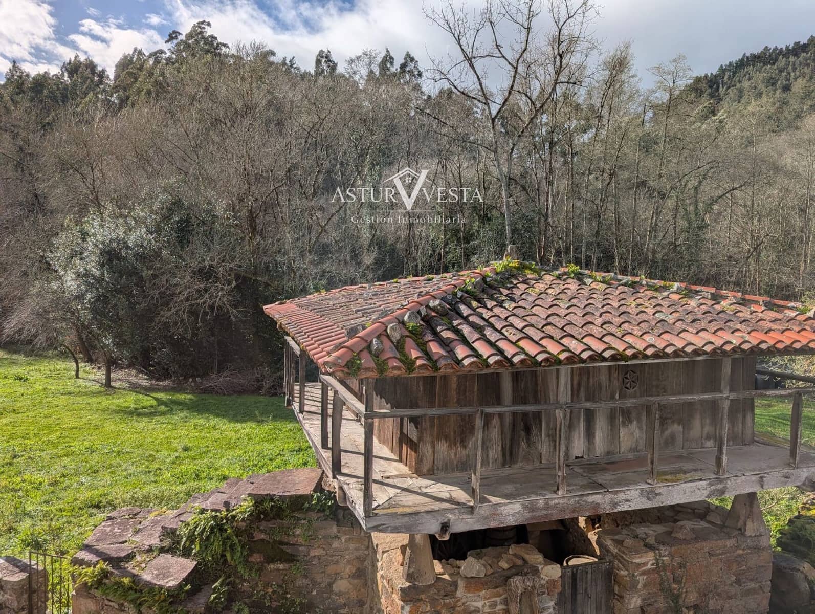 4 chambre Villa/Maison à vendre à Salas avec garage - 160 000 € (Ref: 9762329)