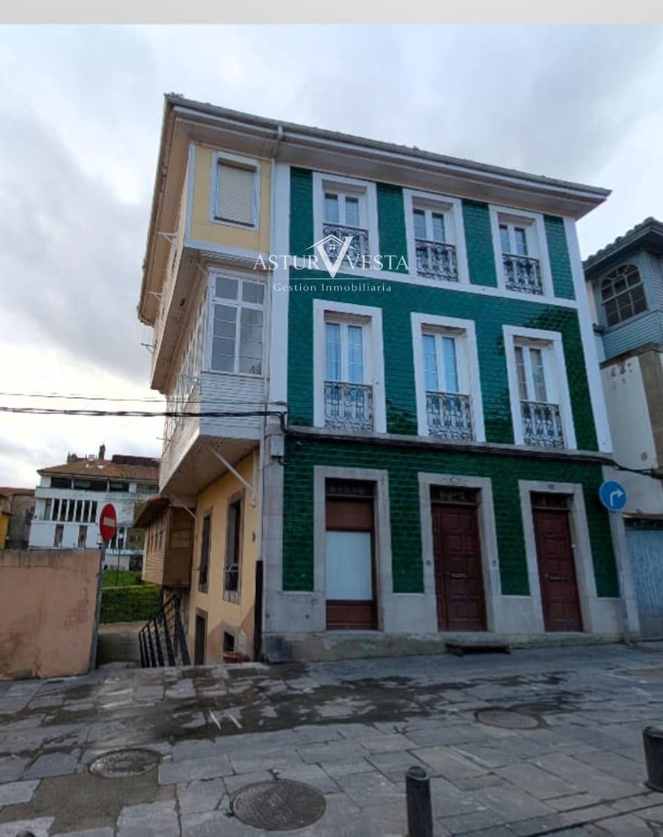 Villa/Maison à vendre à Salas - 250 000 € (Ref: 9762412)