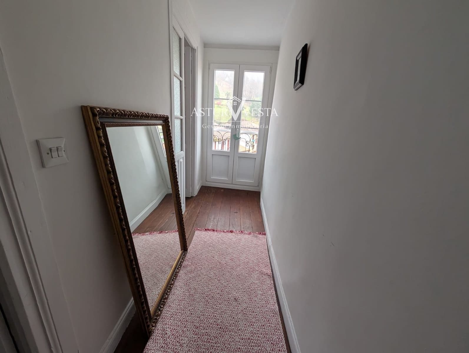 Villa/Maison à vendre à Salas - 250 000 € (Ref: 9762412)