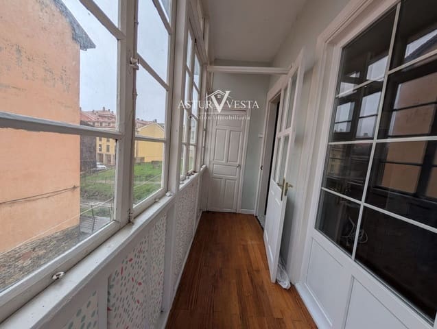 Villa/Maison à vendre à Salas - 250 000 € (Ref: 9762412)