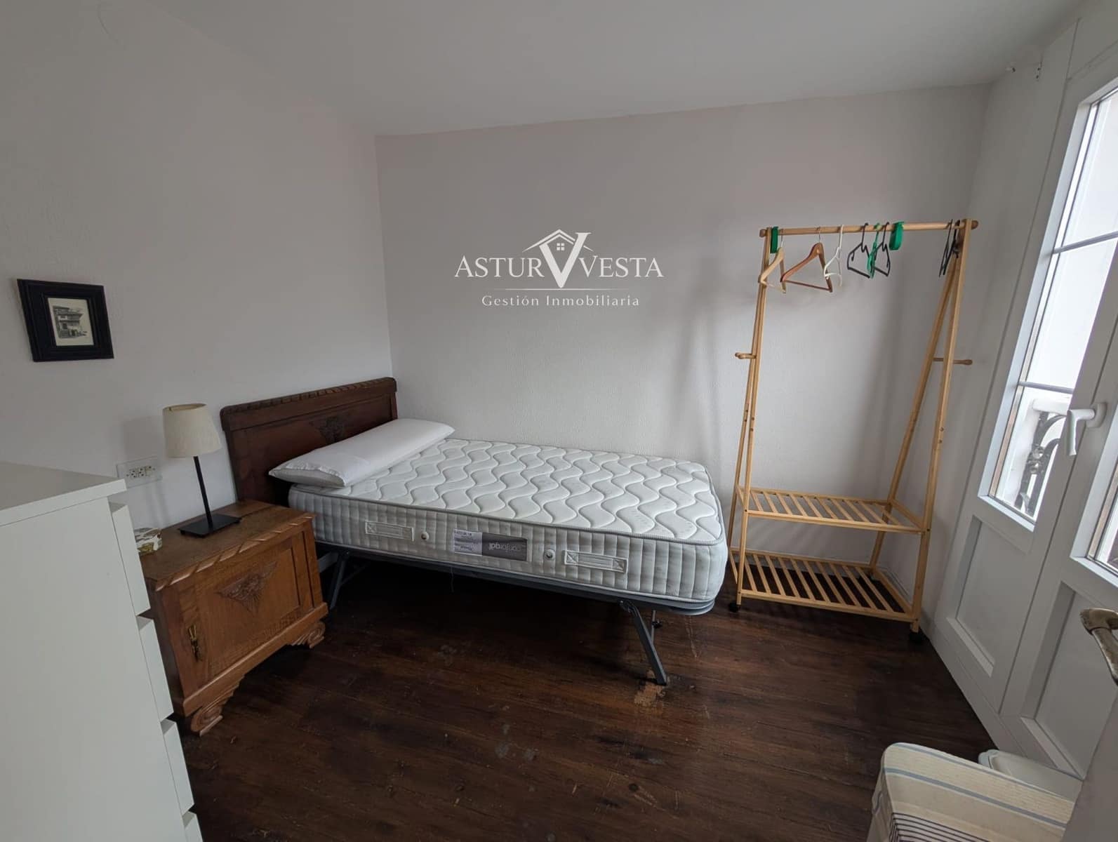 Villa/Maison à vendre à Salas - 250 000 € (Ref: 9762412)