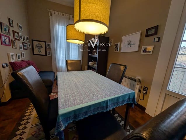 Villa/Maison à vendre à Salas - 250 000 € (Ref: 9762412)