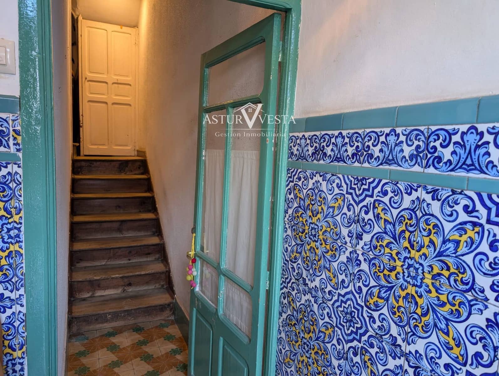 Villa/Maison à vendre à Salas - 250 000 € (Ref: 9762412)