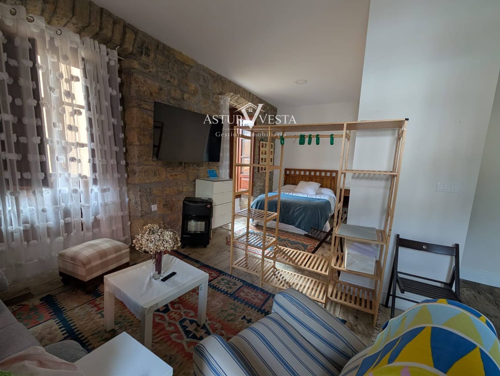 Villa/Maison à vendre à Salas - 250 000 € (Ref: 9762412)