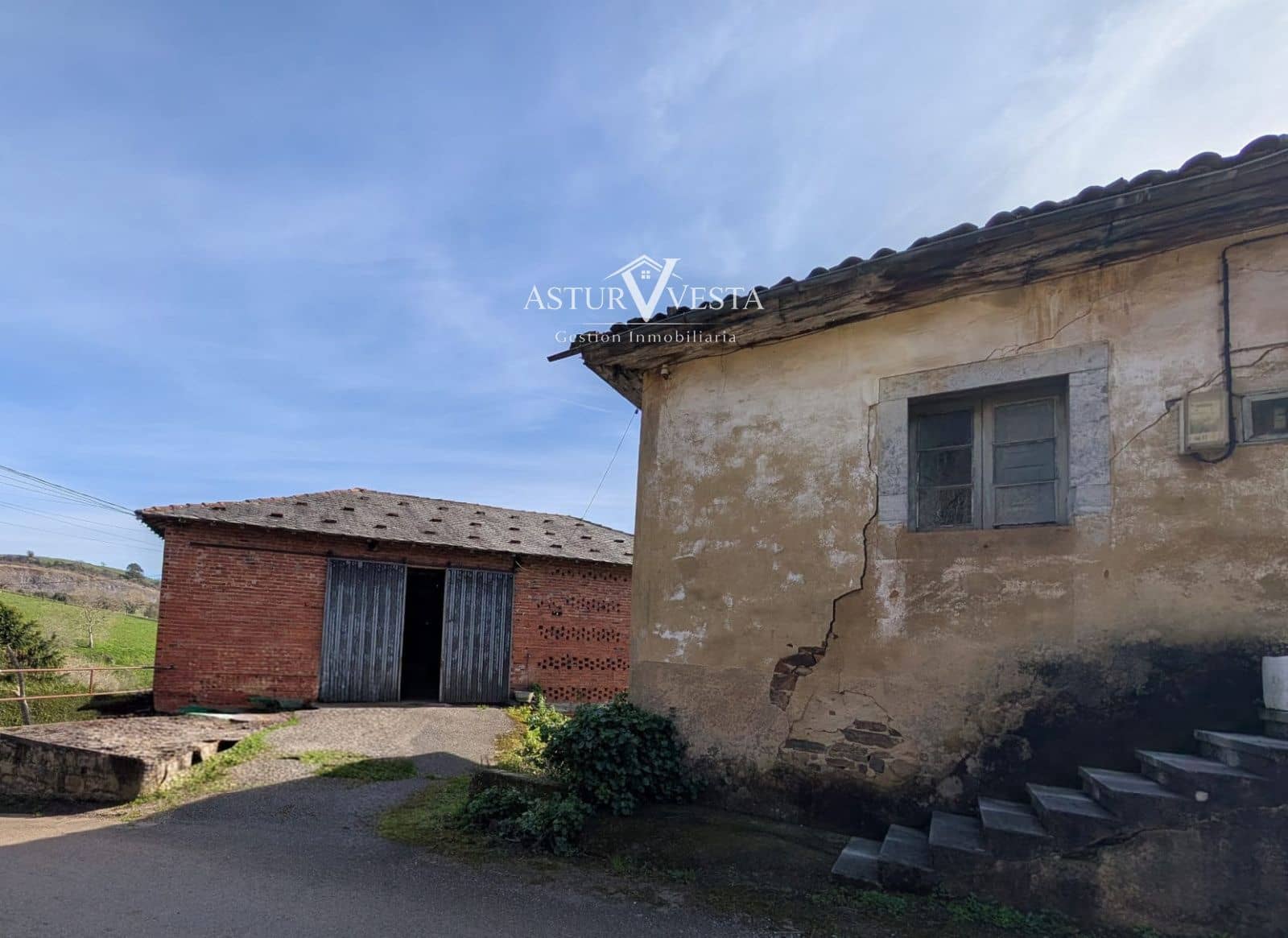 3 chambre Villa/Maison à vendre à Salas avec garage - 69 000 € (Ref: 9780032)