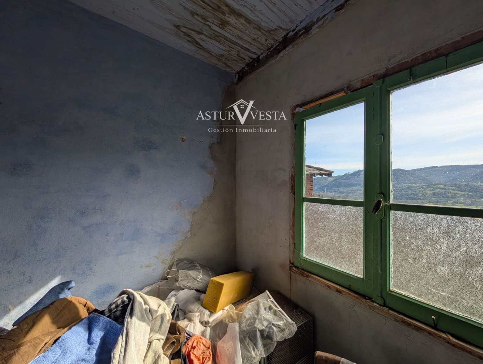 3 chambre Villa/Maison à vendre à Salas avec garage - 69 000 € (Ref: 9780032)