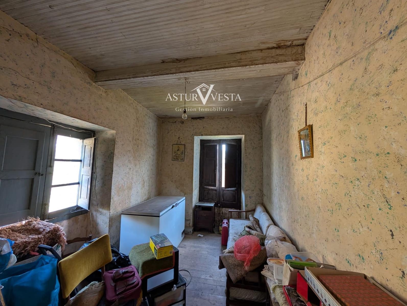 3 chambre Villa/Maison à vendre à Salas avec garage - 69 000 € (Ref: 9780032)