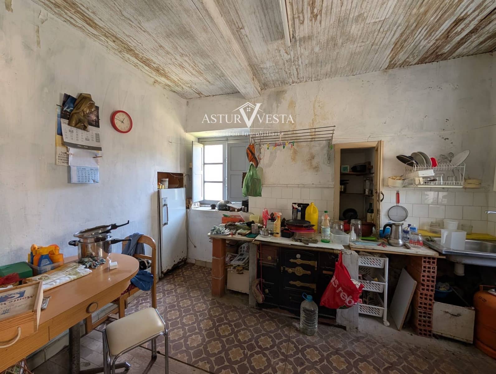 3 chambre Villa/Maison à vendre à Salas avec garage - 69 000 € (Ref: 9780032)