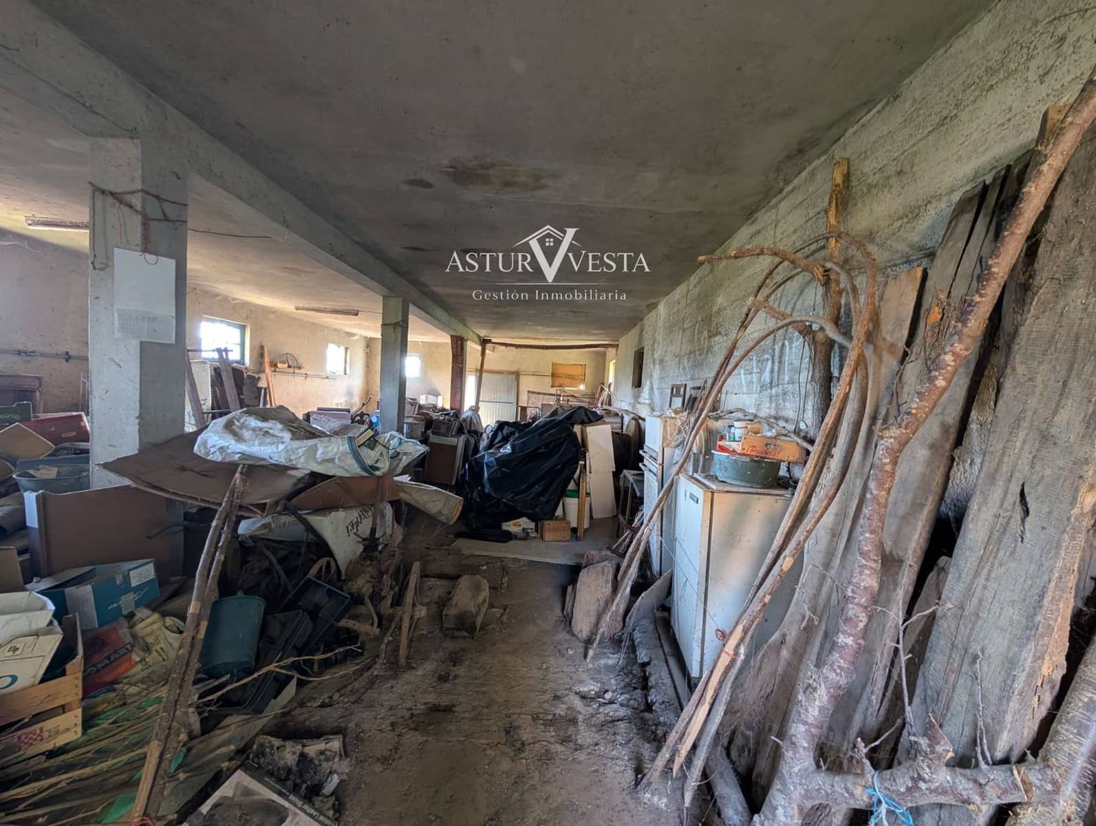 3 chambre Villa/Maison à vendre à Salas avec garage - 69 000 € (Ref: 9780032)