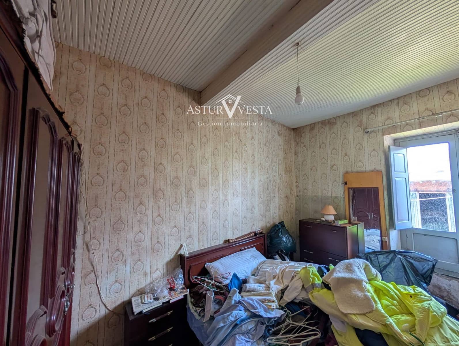 3 chambre Villa/Maison à vendre à Salas avec garage - 69 000 € (Ref: 9780032)