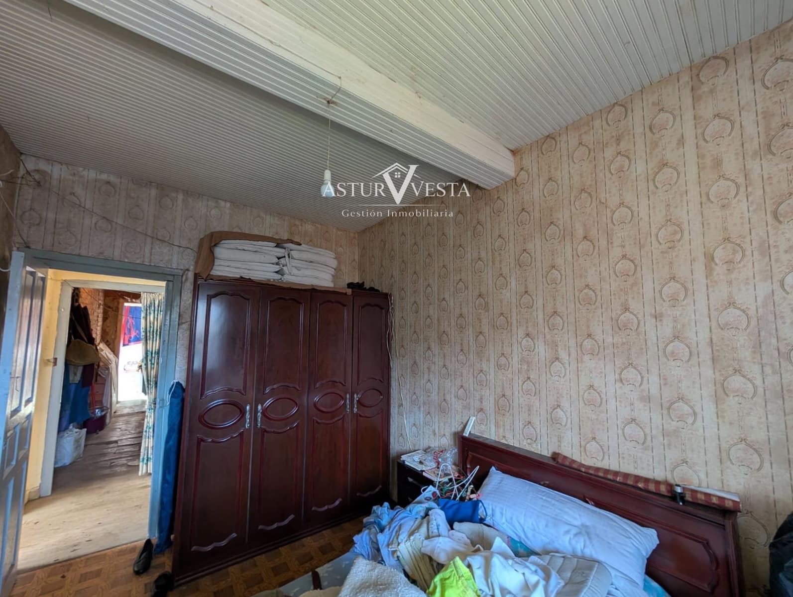 3 chambre Villa/Maison à vendre à Salas avec garage - 69 000 € (Ref: 9780032)