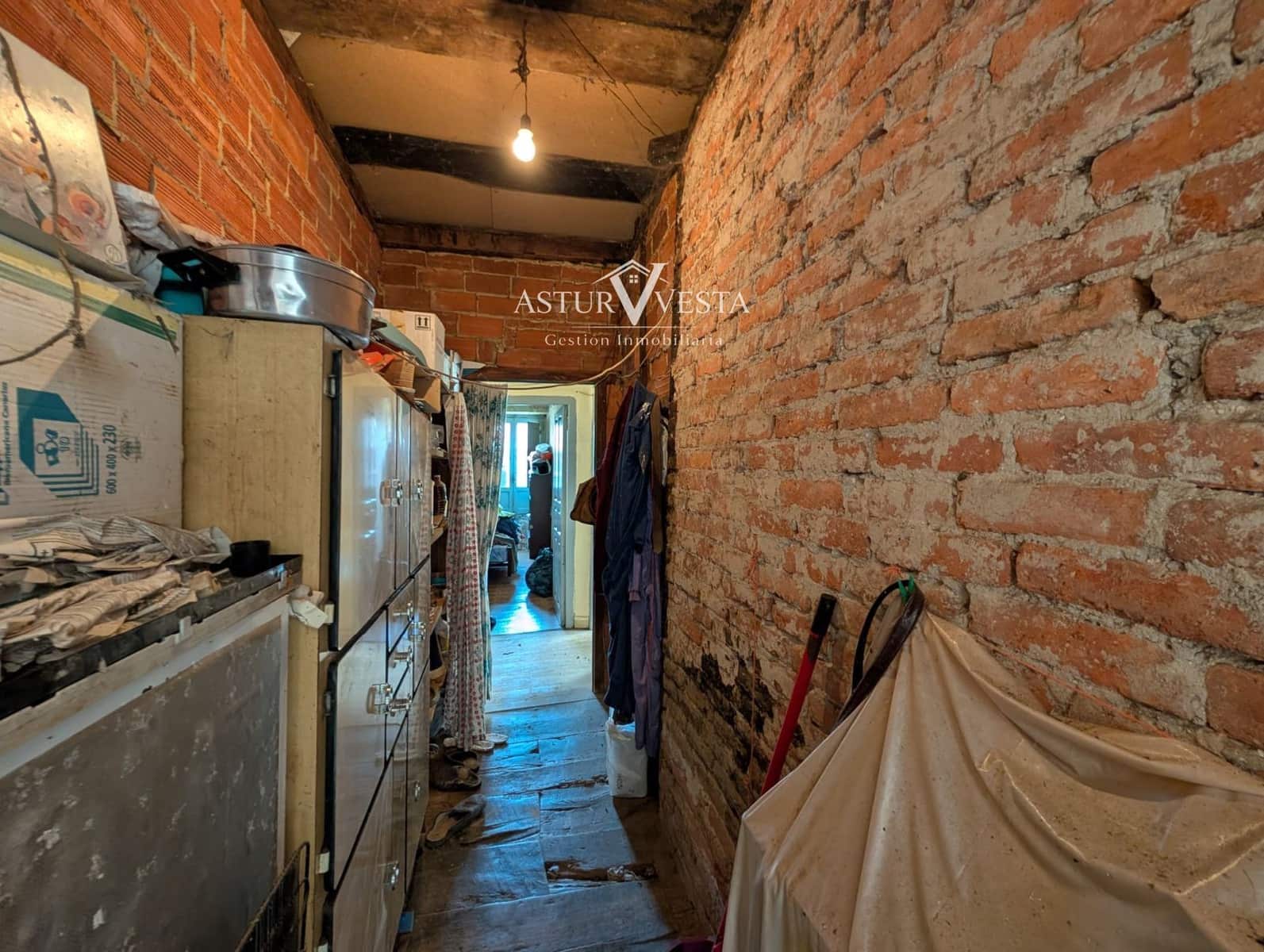 3 chambre Villa/Maison à vendre à Salas avec garage - 69 000 € (Ref: 9780032)