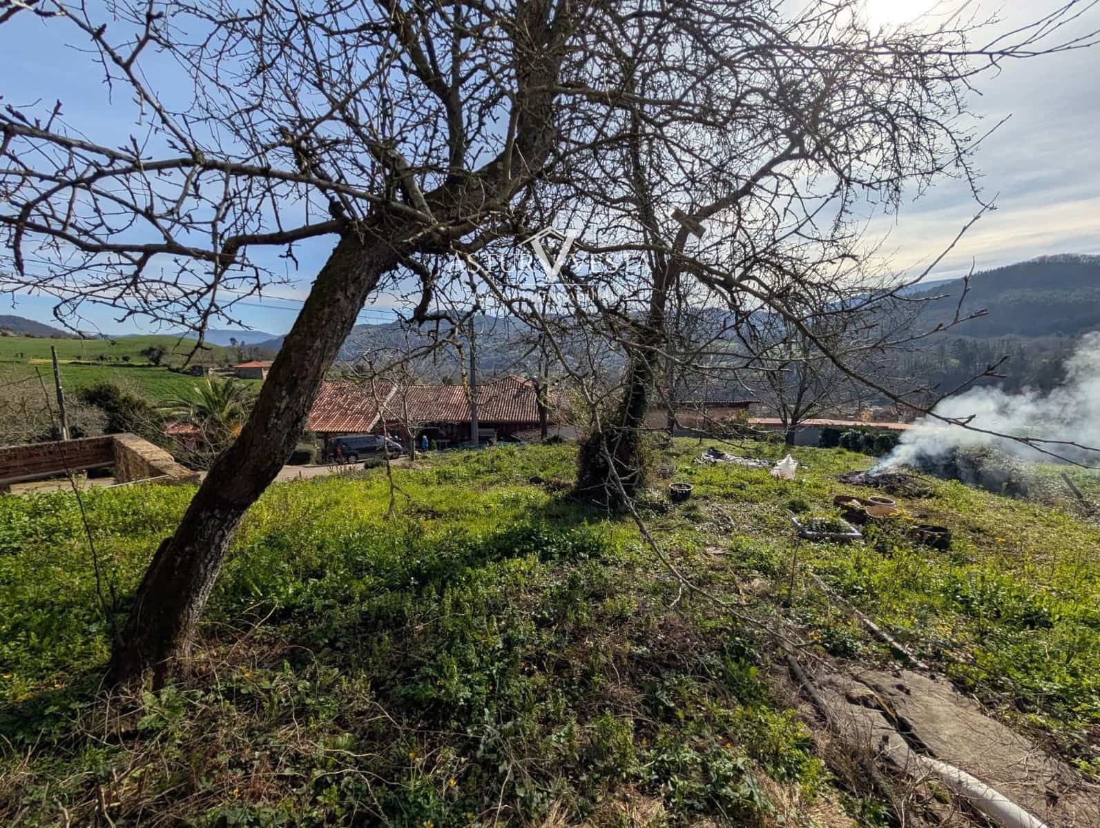 3 chambre Villa/Maison à vendre à Salas avec garage - 69 000 € (Ref: 9780032)