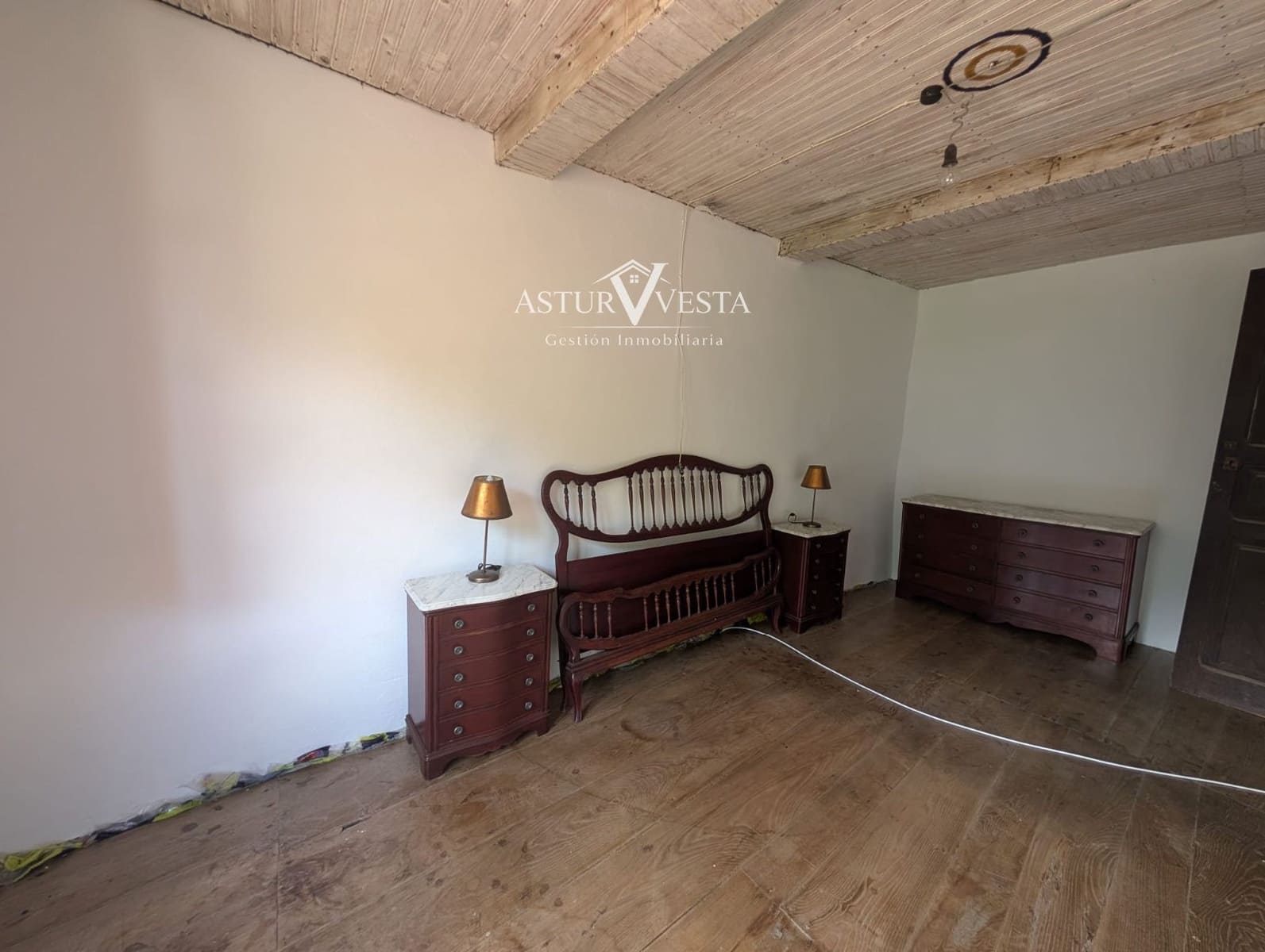 5 soveværelse Villa til salg i Tineo - € 99.000 (Ref: 9814155)