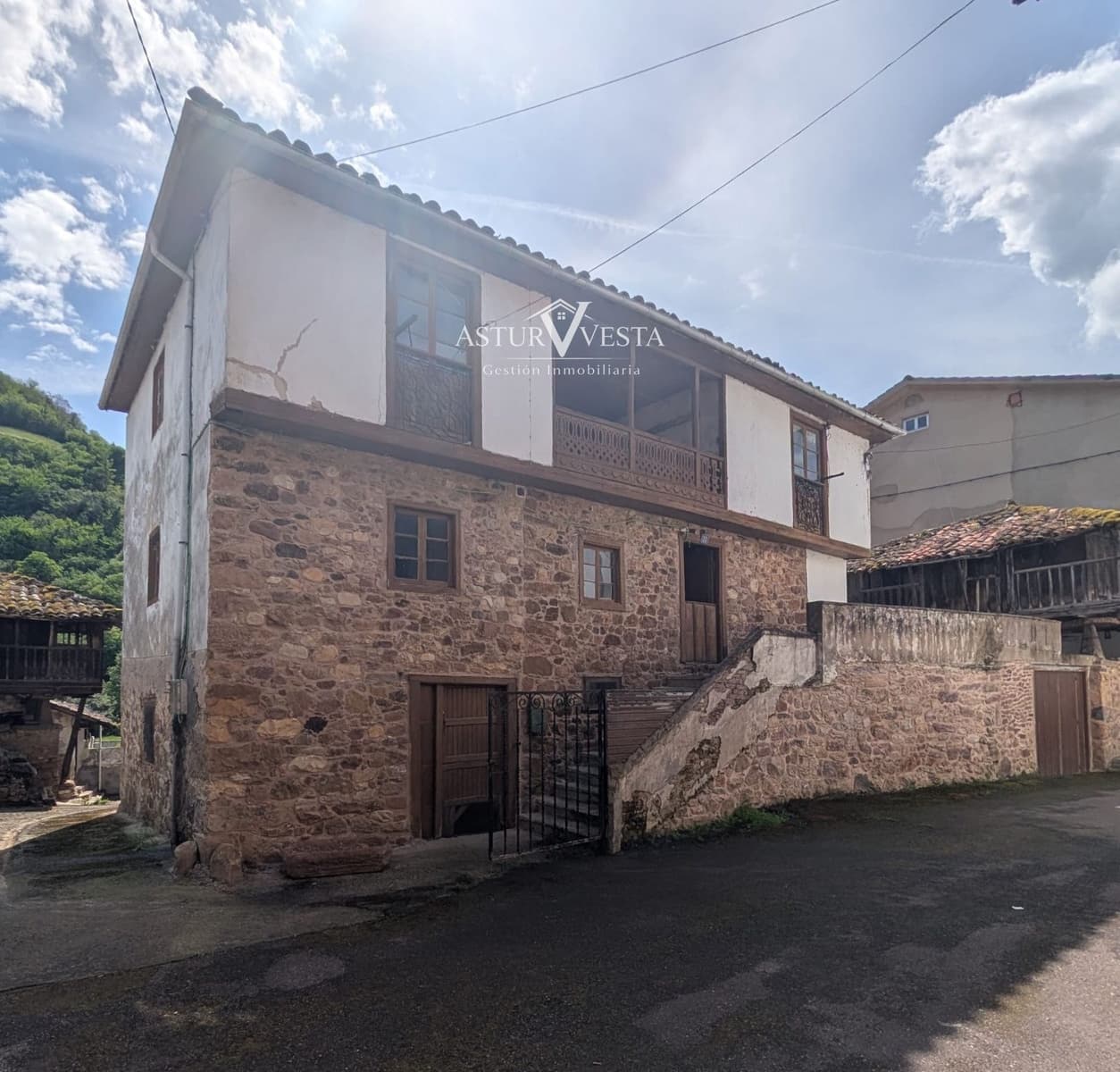 5 soveværelse Villa til salg i Tineo - € 99.000 (Ref: 9814155)