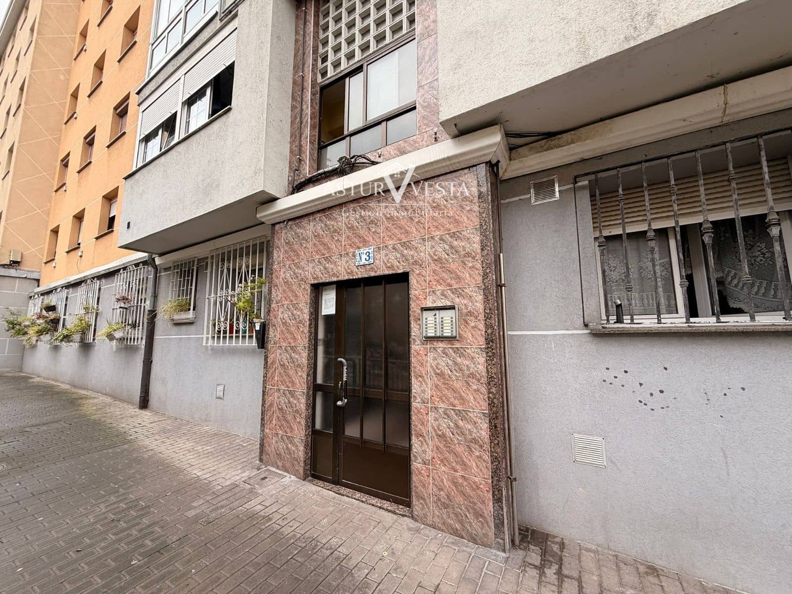 2 bedroom Flat for sale in Aviles - € 91,000 (Ref: 9819812)