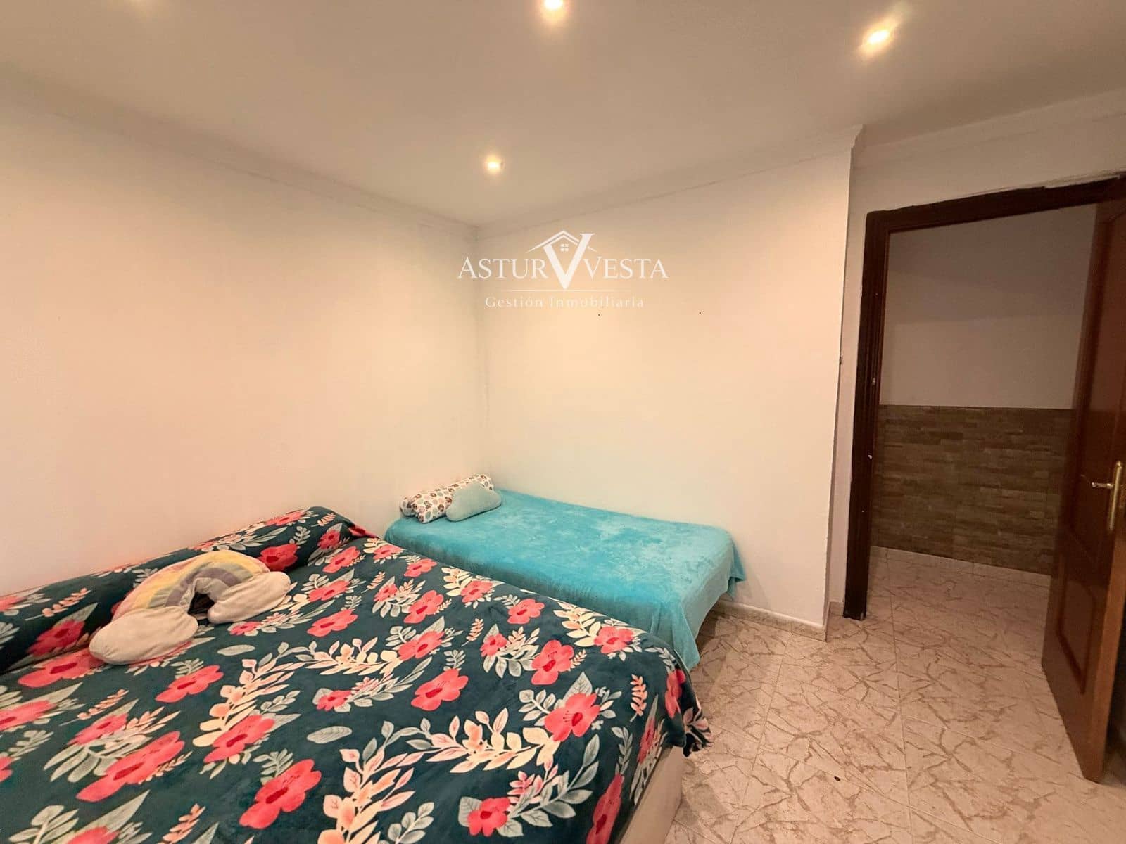 2 bedroom Flat for sale in Aviles - € 91,000 (Ref: 9819812)