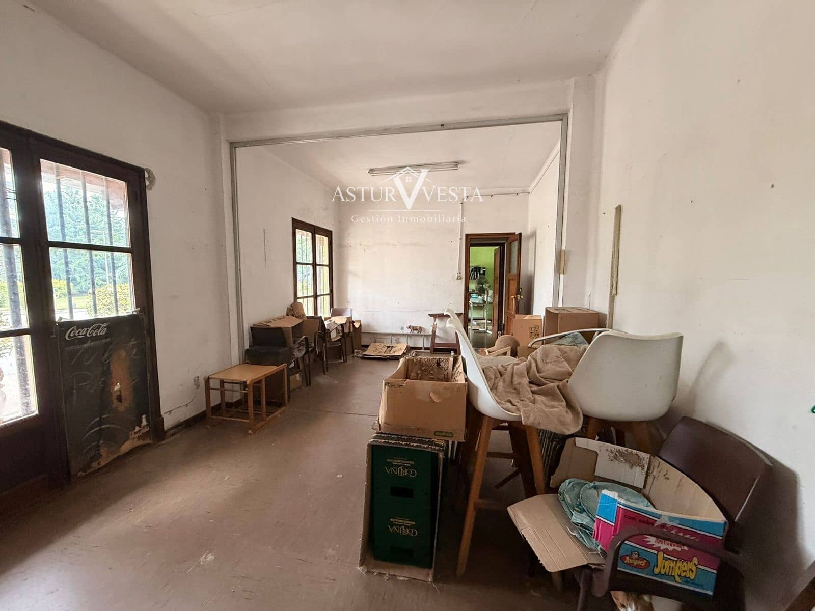 Commercial for sale in Aviles - € 150,000 (Ref: 9835081)