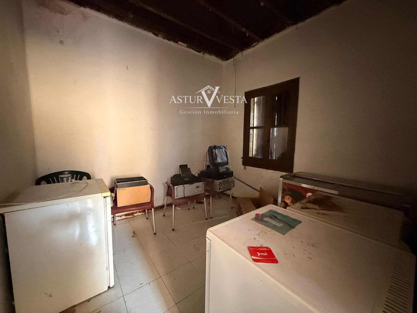 Commercial for sale in Aviles - € 150,000 (Ref: 9835081)