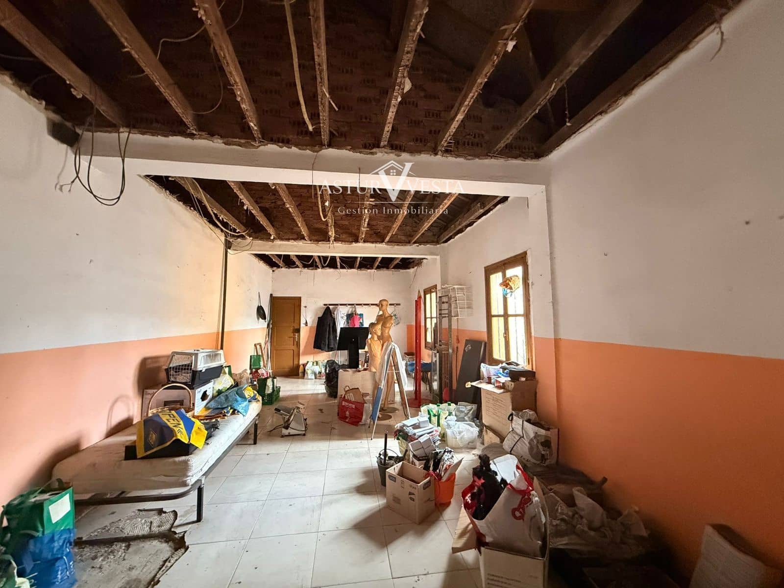 Commercial for sale in Aviles - € 150,000 (Ref: 9835081)