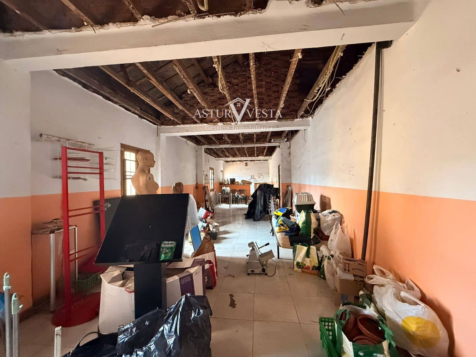 Commercial for sale in Aviles - € 150,000 (Ref: 9835081)