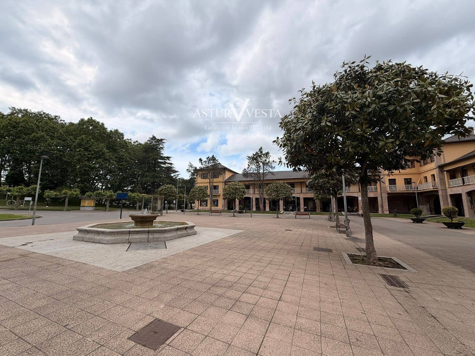 Commercial for sale in Aviles - € 150,000 (Ref: 9835081)