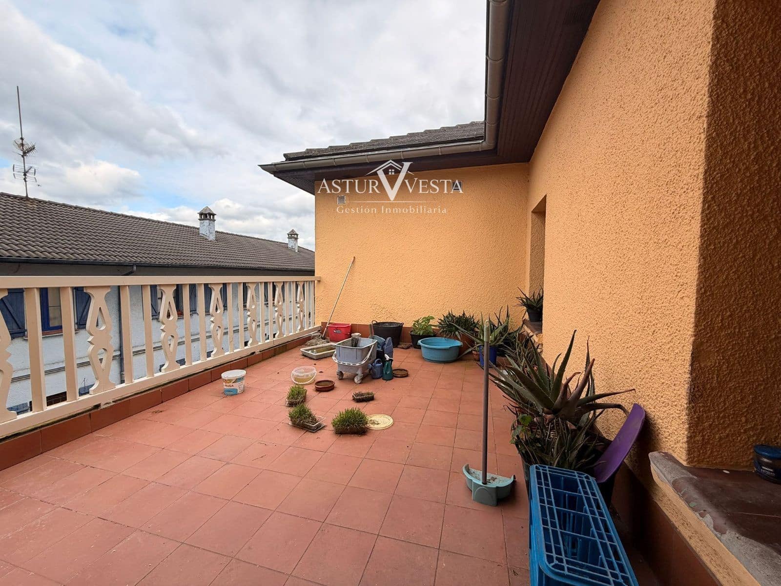 Commercial for sale in Aviles - € 150,000 (Ref: 9835081)