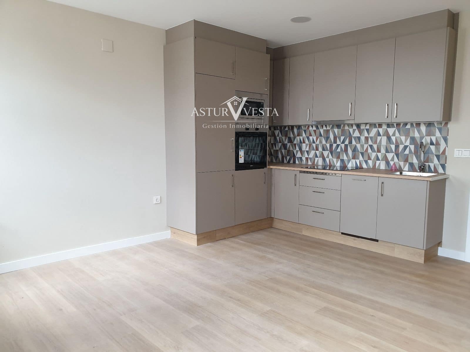 1 bedroom Flat for sale in Tapia de Casariego with garage - € 175,000 (Ref: 9857946)