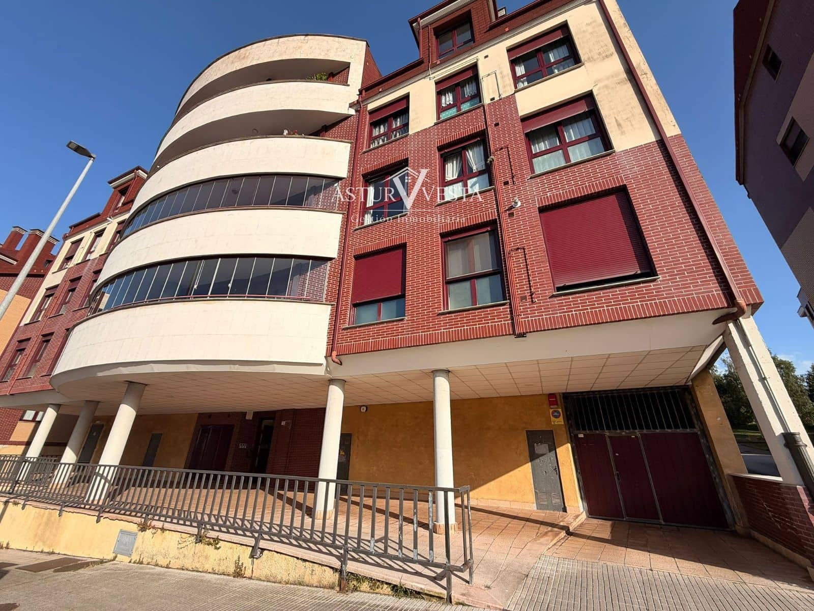 Garage for sale in Gijon - € 12,000 (Ref: 9885226)