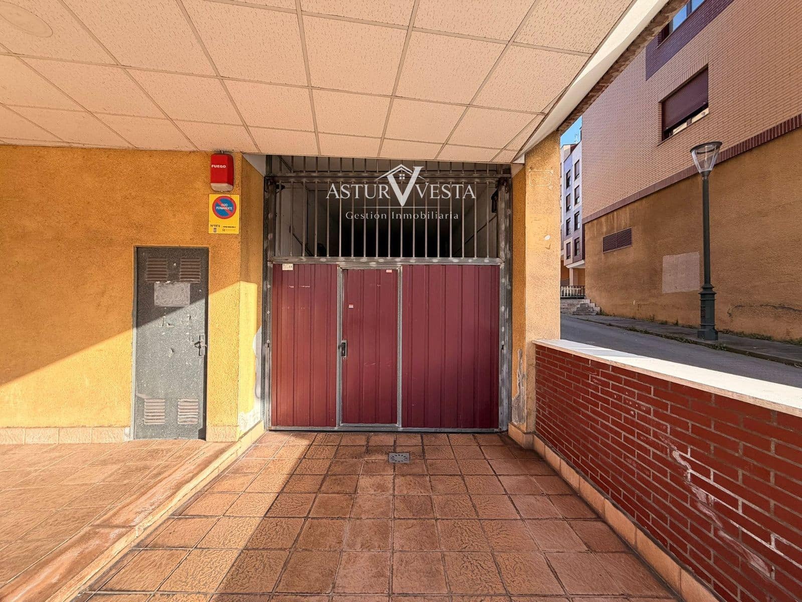 Garage for sale in Gijon - € 12,000 (Ref: 9885226)
