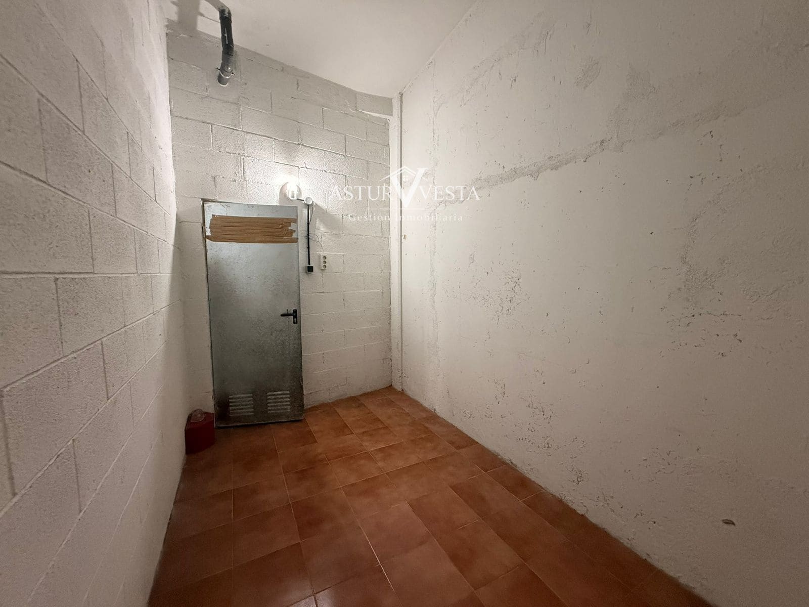 Garage for sale in Gijon - € 25,000 (Ref: 9885335)