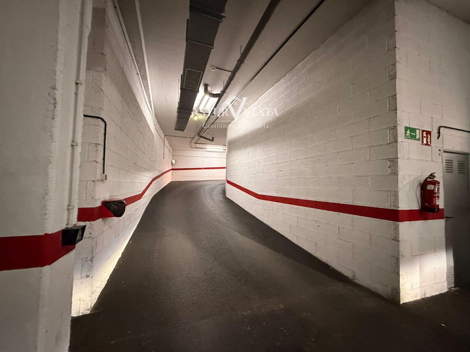 Garage for sale in Gijon - € 25,000 (Ref: 9885335)