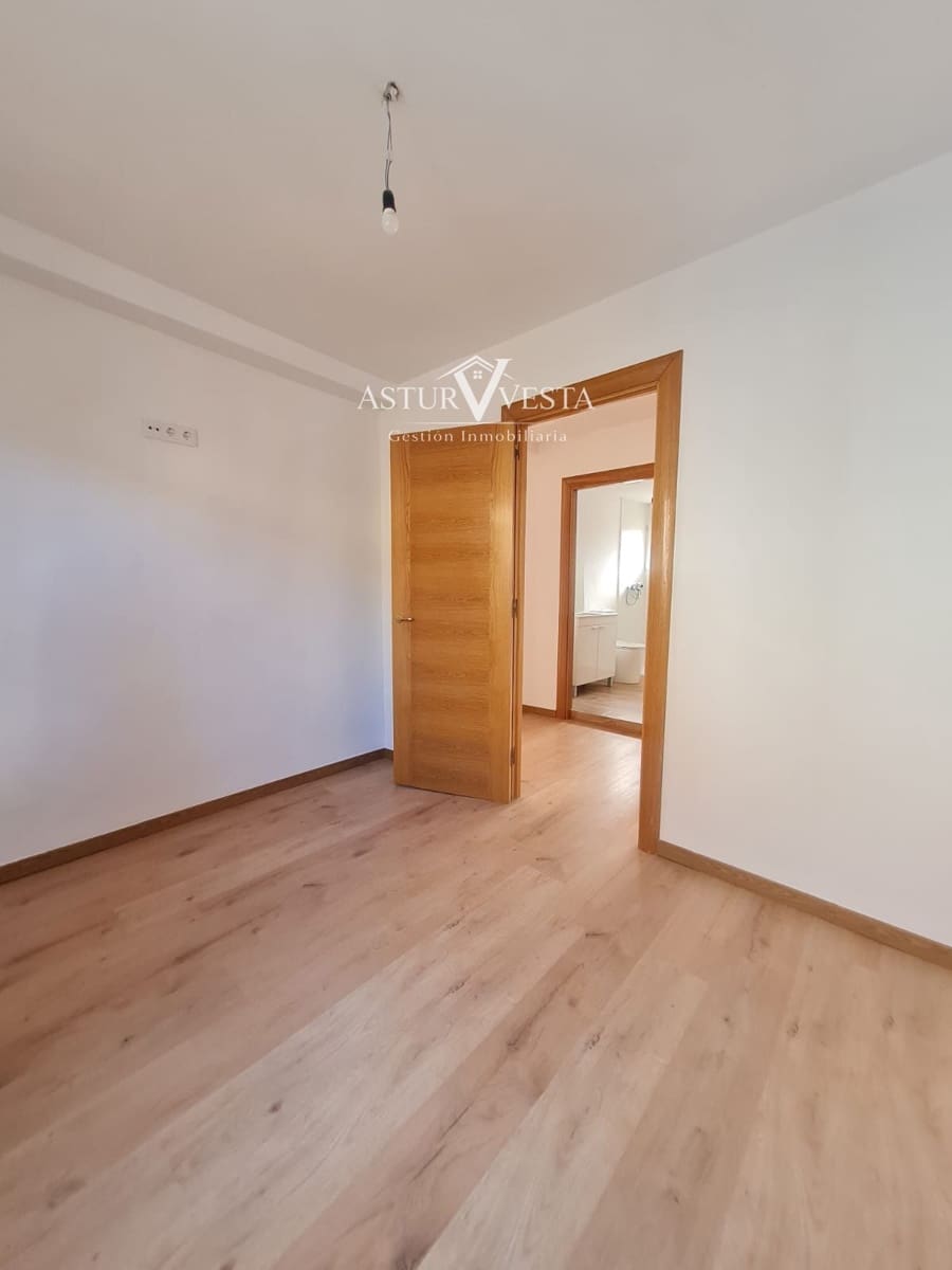 3 sovrum Lägenhet till salu i Gijon - 136 000 € (Ref: 9891109)