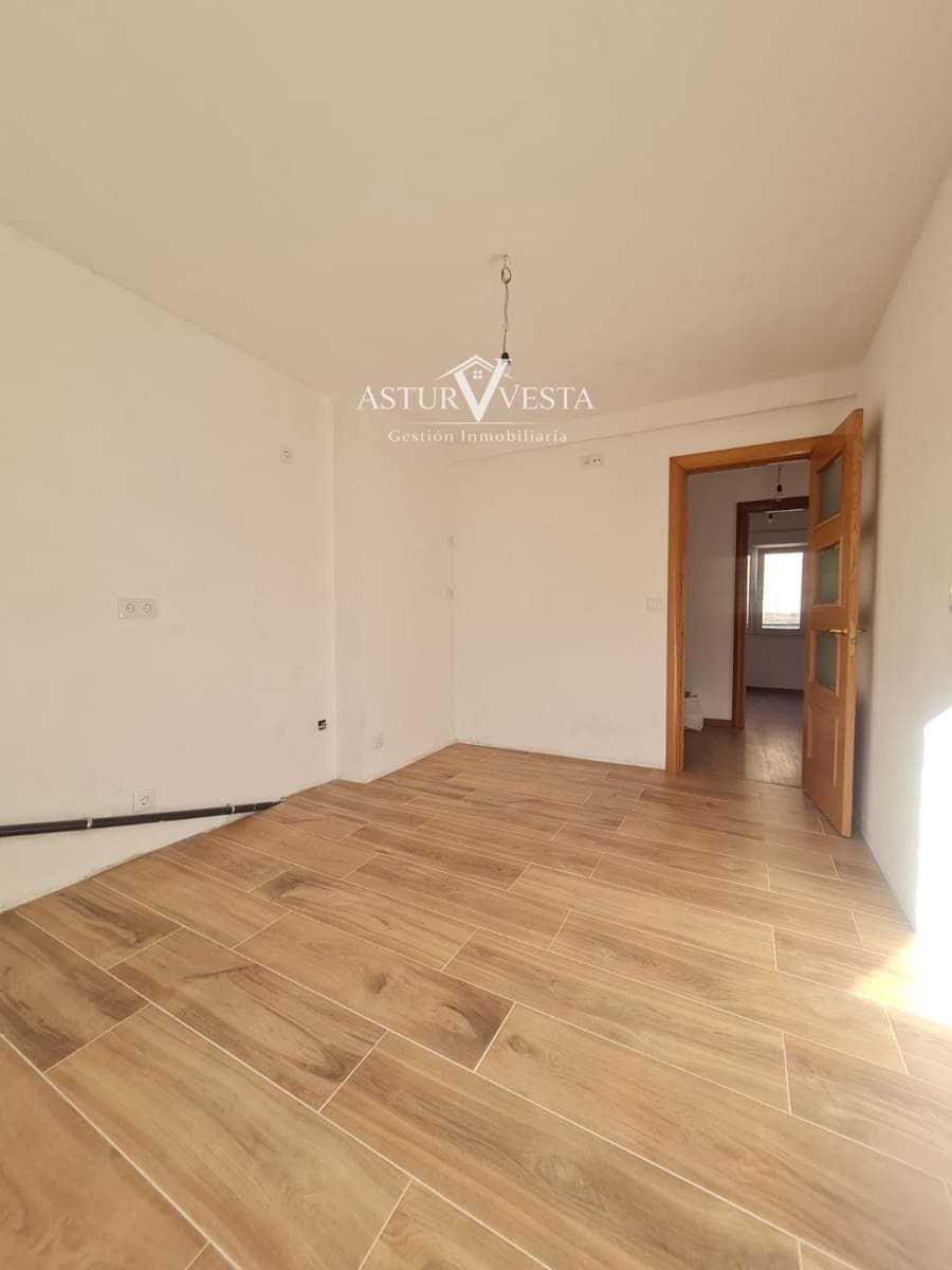 3 sovrum Lägenhet till salu i Gijon - 136 000 € (Ref: 9891109)