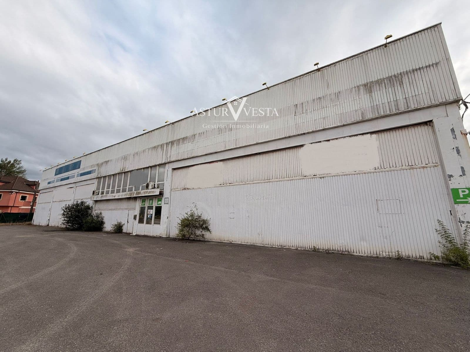 Commercial for rent in Siero - € 6,000 (Ref: 9900027)